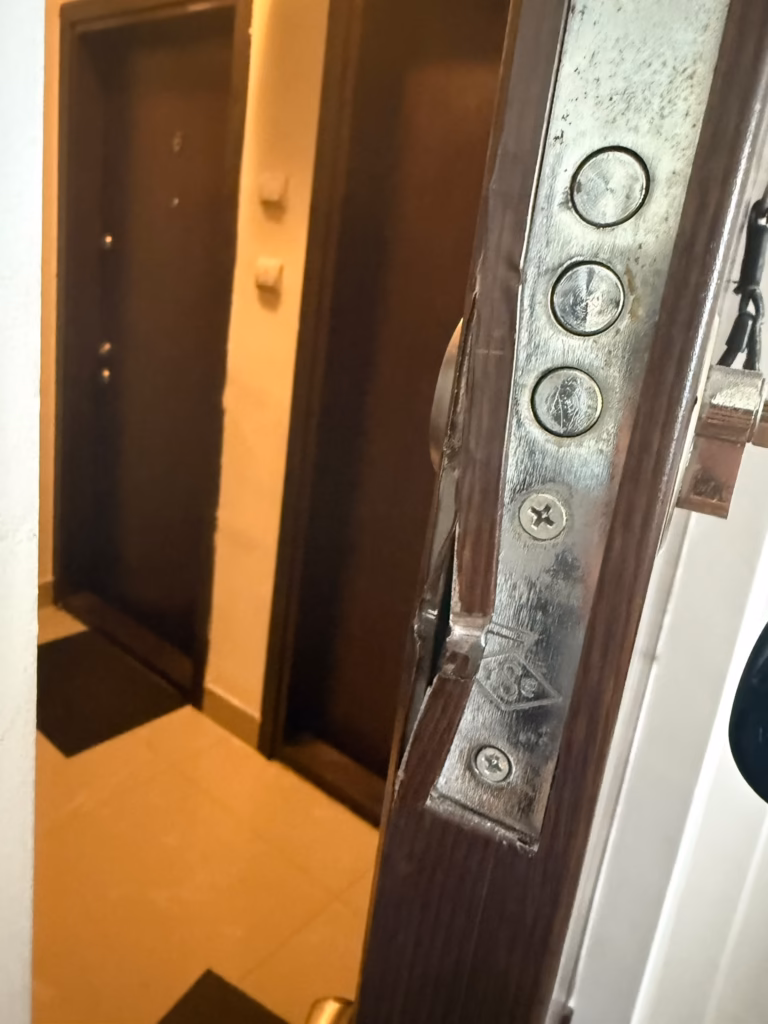 Ușă metalică forțată în Bragadiru, deblocare și reparație ușă